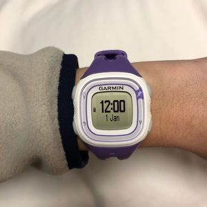 Garmin Forerunner 10 // GPS Running Watch
